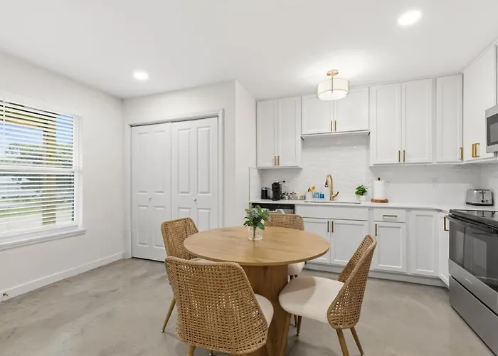 Decantur 3 King Bedrooms Lafayette